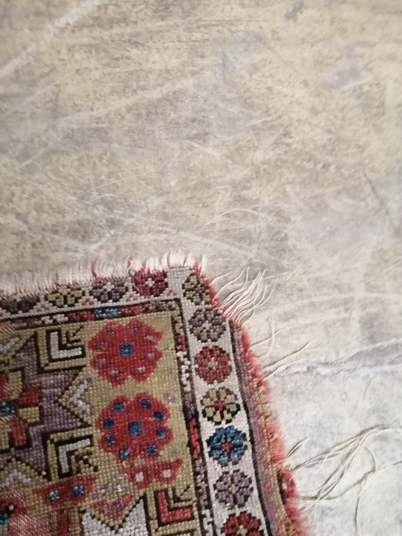 An antique Turkish Melas rug, 128 x 107cm